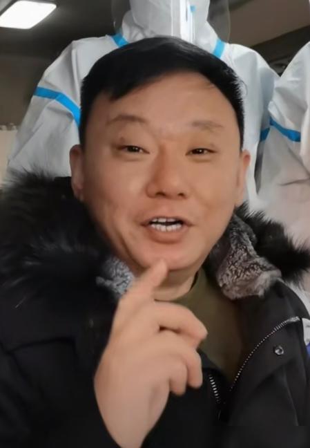 小品演员邵峰个人资料,小品界笑星，幽默人生精彩回顾