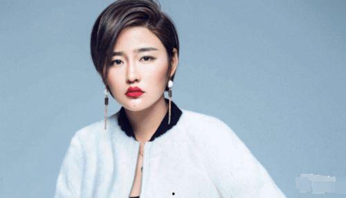 演员马尹利生活照,镜头之外的生活风采